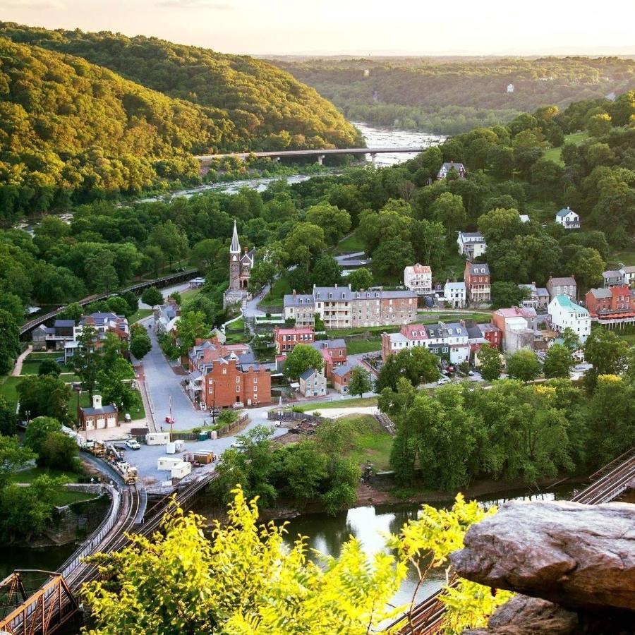 Clarion Inn Harpers Ferry-Charles Town Екстериор снимка