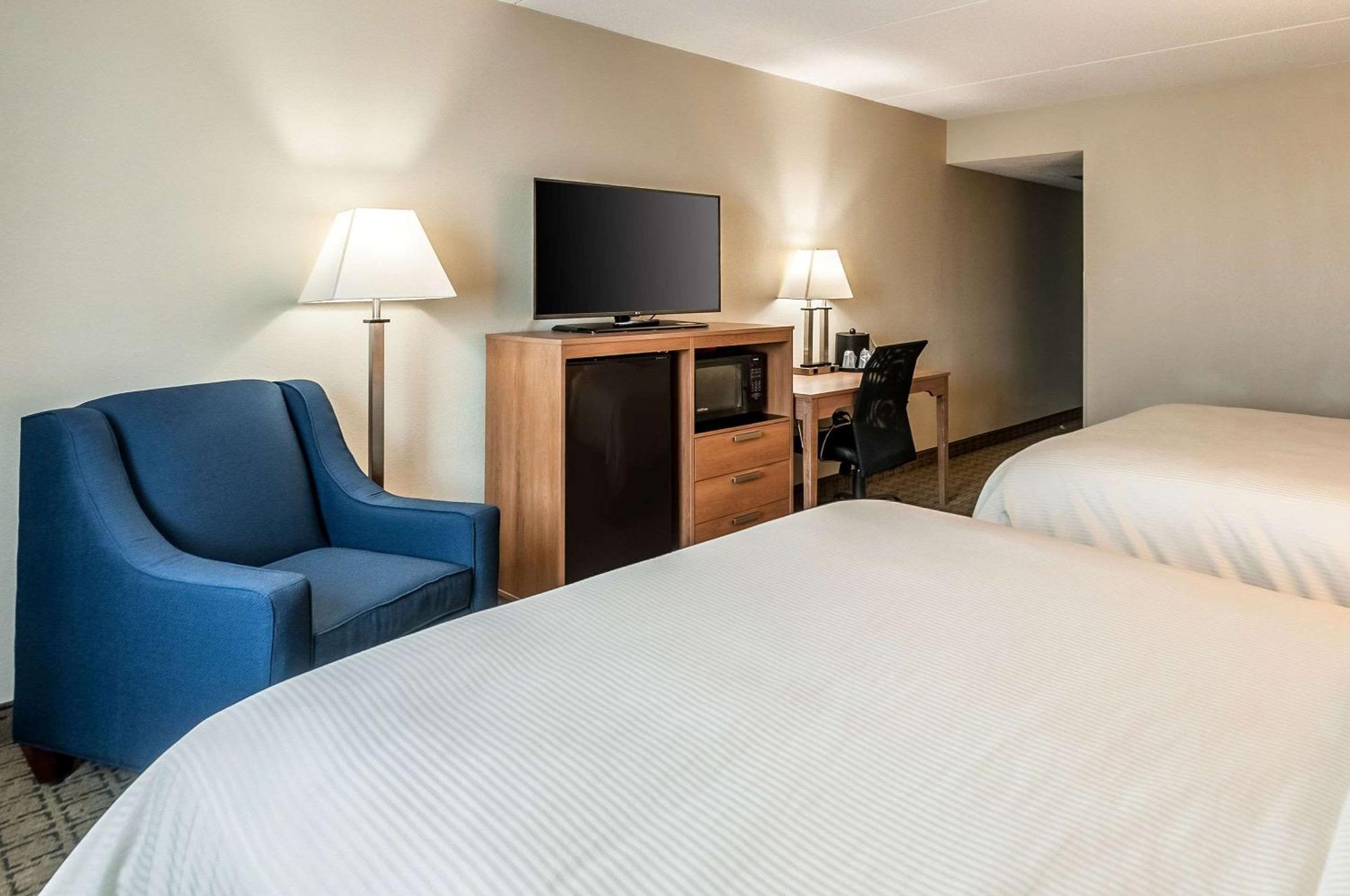 Clarion Inn Harpers Ferry-Charles Town Екстериор снимка