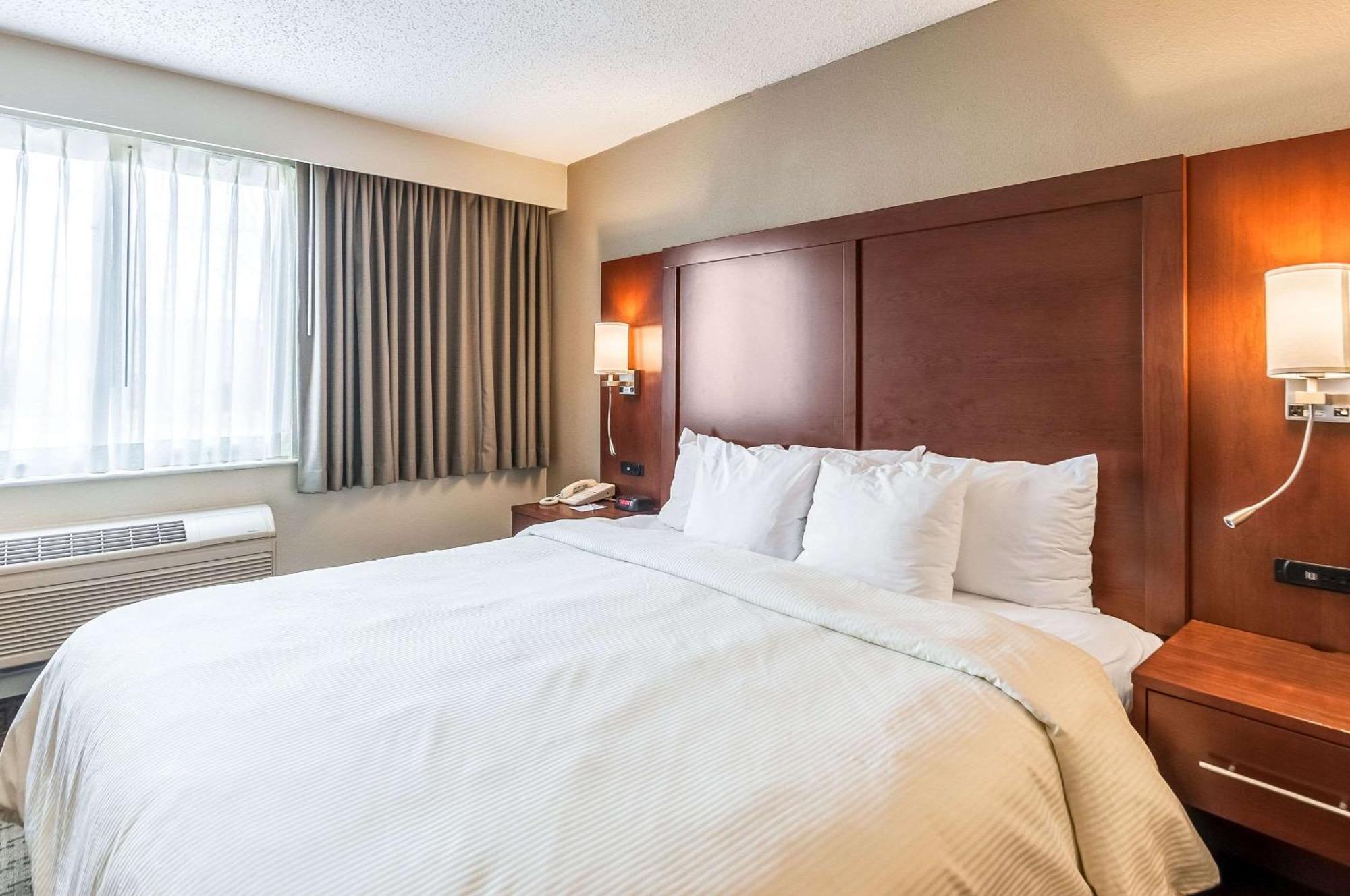 Clarion Inn Harpers Ferry-Charles Town Екстериор снимка