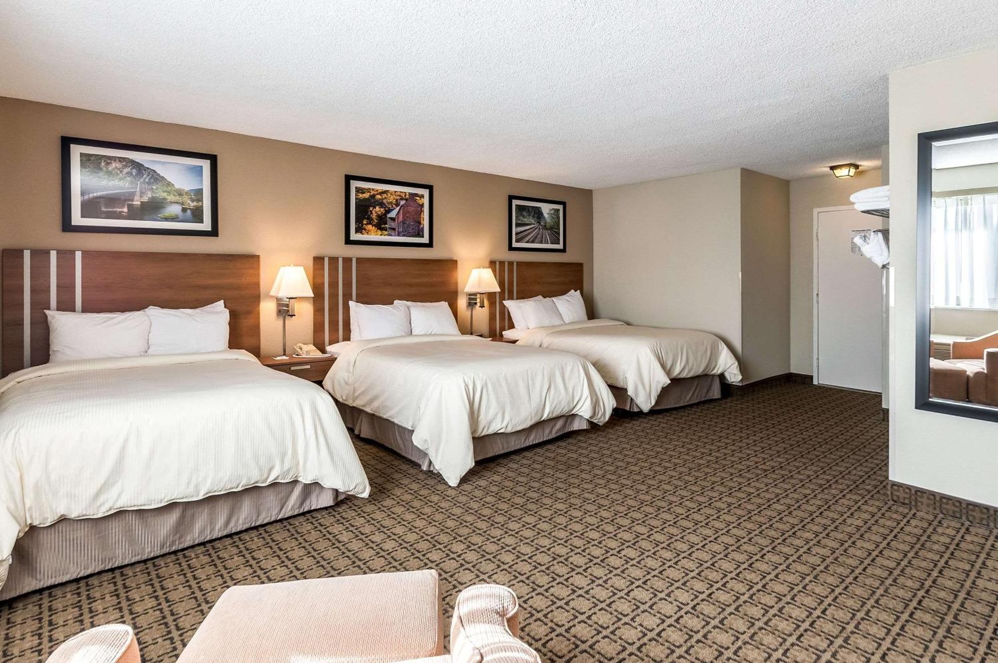 Clarion Inn Harpers Ferry-Charles Town Екстериор снимка